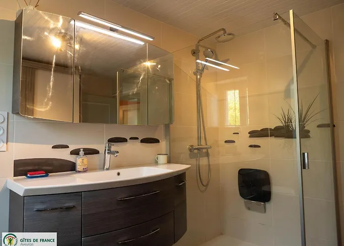 בית נופש Du Landas *